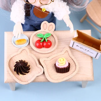 1/12 Dollhouse Minyatür Ahşap Plaka Simülasyon Tepsisi Modeli Bebek Evi Dekor için mini ahşap karikatür tatlı meyve ekmek tepsisi