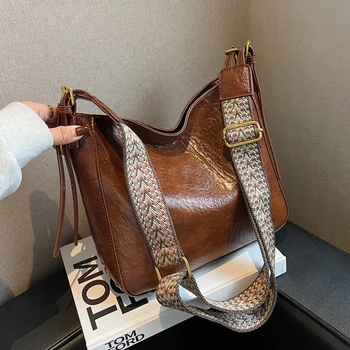 2023 Moda Marka Tasarımcısı Küçük Basit PU Deri Kadınlar için Crossbody Çanta omuzdan askili çanta Lüks Düz Renk Çanta ve Çantalar