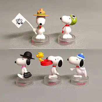 4Cm Yeni Kawaii Snoopy Karikatür Anime Ev Mini Bebek Dekorasyon 5 Stilleri Ofis Çalışanı Masaüstü Süs Tabanı ile Kızlar için hediyeler
