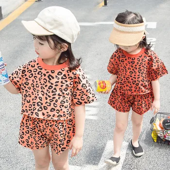 Bebek kız giysileri Moda Bebek Yeni Bebek Kız yaz kıyafetleri Giyim Setleri 2 adet Leopar Baskı T-shirt Üst + Şort Kıyafet 6M-5Y