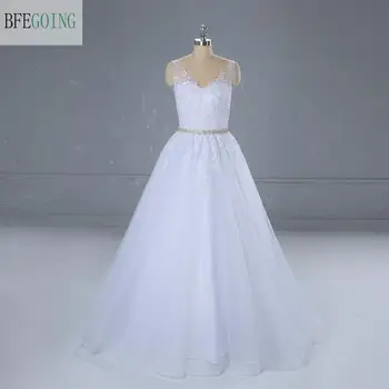 Beyaz Tül Dantel Aplikler Boncuk Kemer V Yaka Kat Uzunlukta Kolsuz Prenses A-Line düğün elbisesi Custom Made