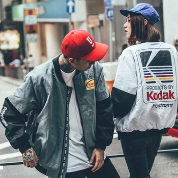 Harajuku beyzbol ceketleri Renk Ceket Hip-Hop Harajuku Bombacı Ceket Erkekler Retro Streetwear Kodak Baskı Çift Bombacı Ceket