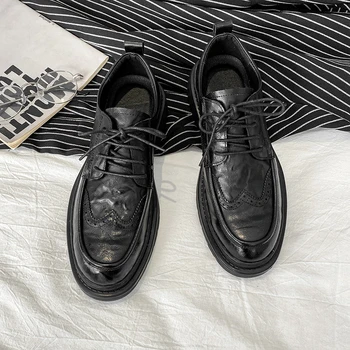 Siyah Lüks Tasarımcı erkek ayakkabısı İngiliz Buruşuk deri ayakkabı İlkbahar Sonbahar Dantel-up Nefes Brogue Loafer'lar Spor Ayakkabı erkek ayakkabısı
