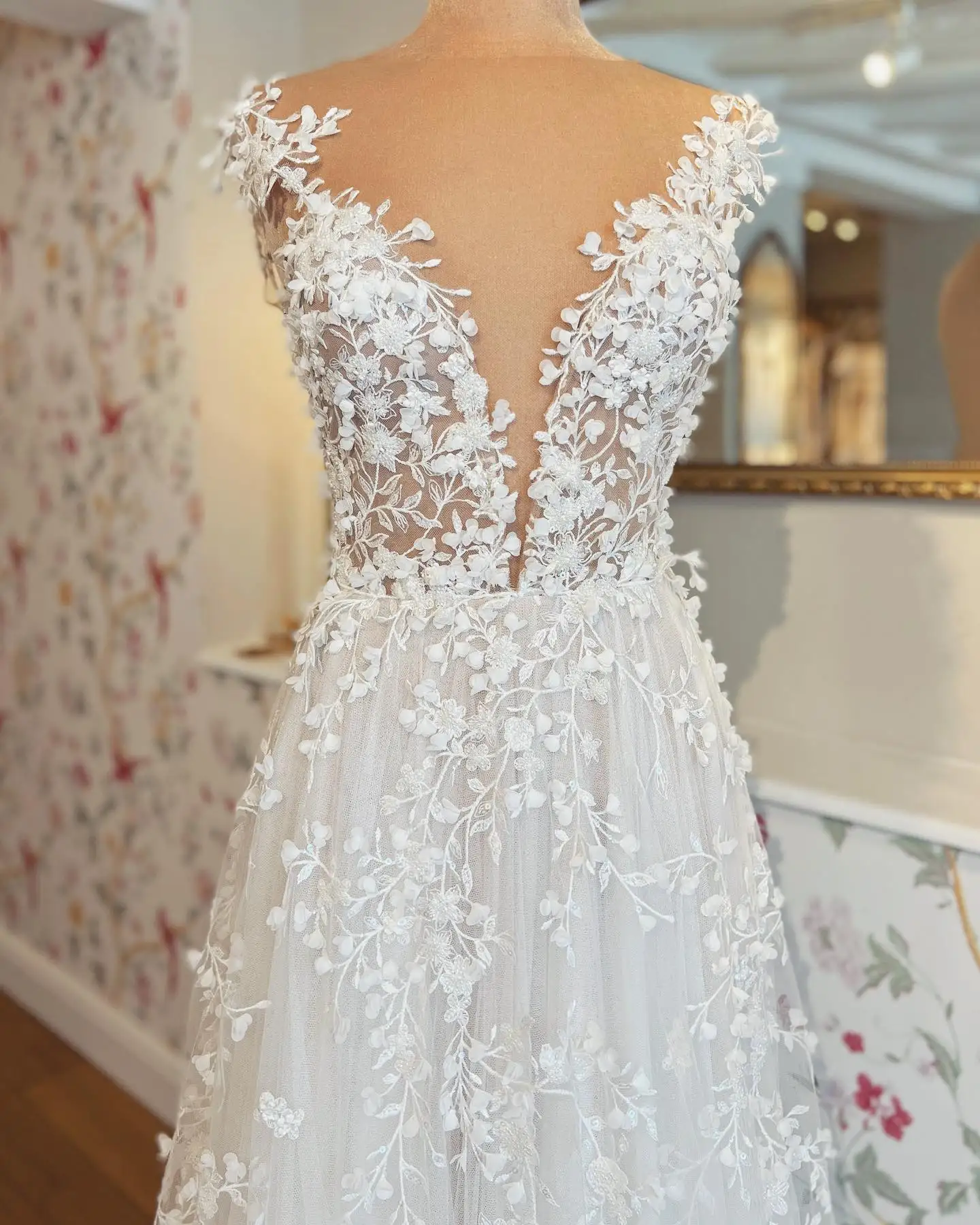 Seksi A-Line düğün elbisesi 2023 Vintage Dantel Aplike Boncuklu Beyaz Tül gelinlikler Trouwjurk Uzun Gelin Elbise Görüntü 1